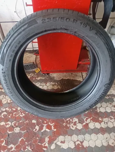 Pneu continental ref 235 50 19 RS 600