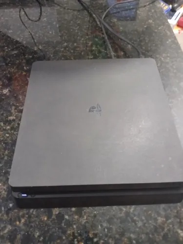 PLAYSTATION 4 SLIN