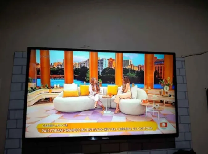 Tv Philips 43 com fire stick <br><br>Funcionando perfeitamente <br><br>Possui controle