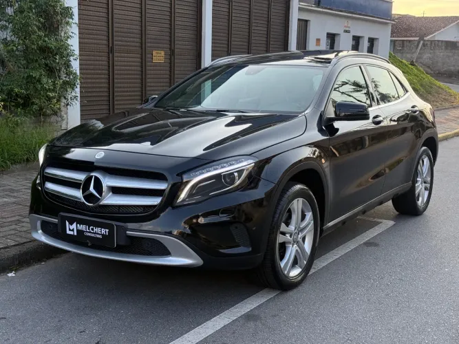 Mercedes-Benz GLA 200 Adv. 1.6/1.6 TB 16V Flex Aut. 2015