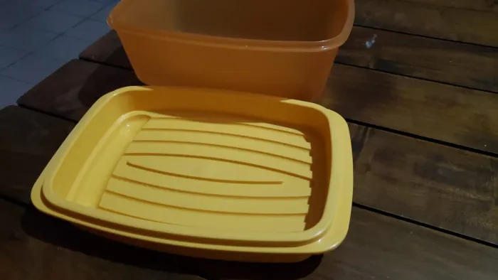 Porta frango + jarra Tupperware