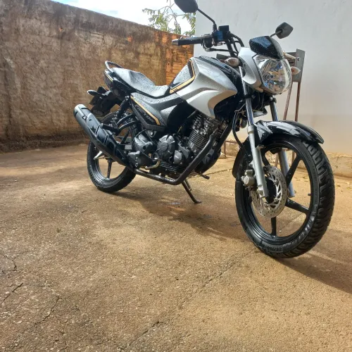 Moto Yamaha factor 150