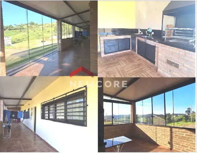 Casa em Travessa das Ameixas - Recanto das Acácias - São Roque/SP