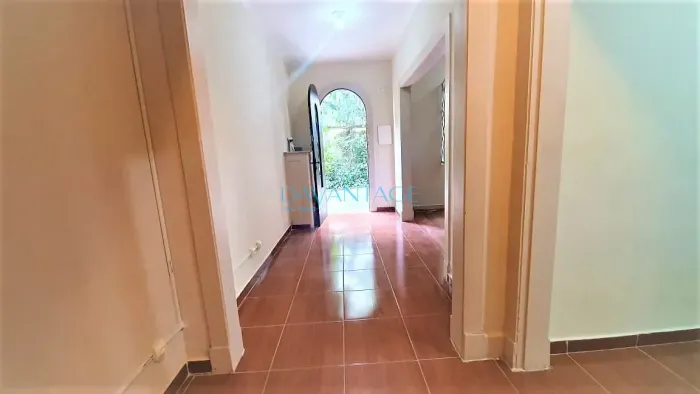Sobrado para locação, 75 m2, 4 dormitórios, 1 vaga, bem localizado no bairro de Higienópol