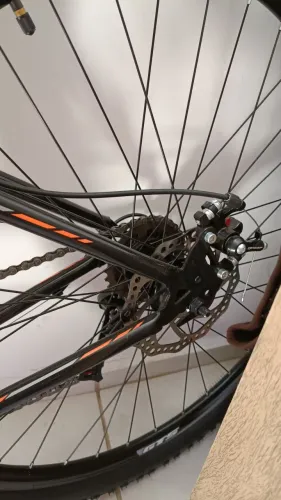 bicicleta aro 29 freio a disco - Nova - Regulada e Pronta pra Rodar !