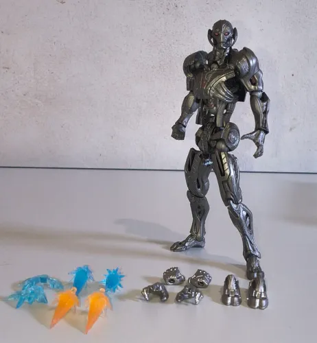 Ultron ACtoys primeira versão