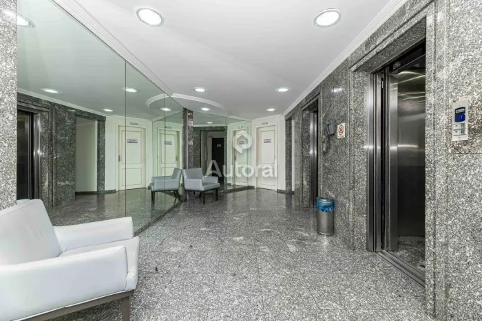 SALA COMERCIAL À VENDA, NO CENTRO DE CURITIBA.