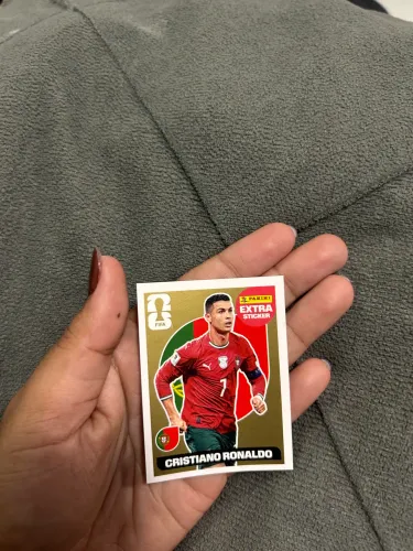 FIGURINHA EXTRA LEGEND ORIGINAL PANINI COPA 2026 - CR7 DOURADA