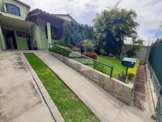 CASA LINEAR DE 04 QUARTOS NO ALÍPIO DE MELO C0M 04 VAGAS DE GARAGEM