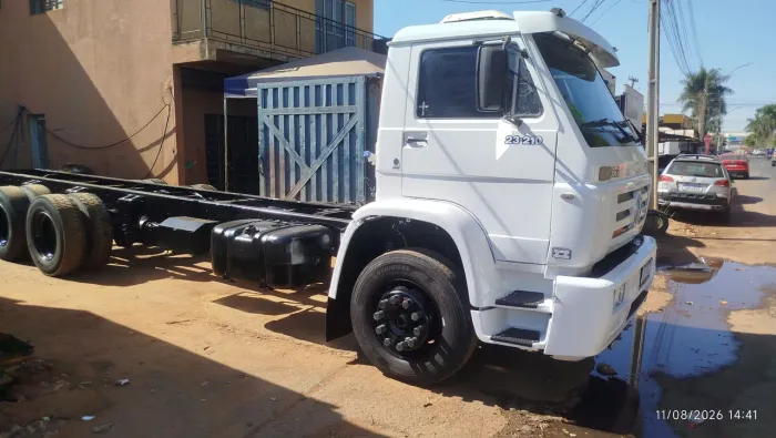 23.210 ano 2002 .truck
