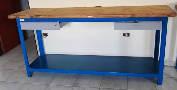 Bancada de Ferramenta 2 metros x 60 cm altura 90 cm 