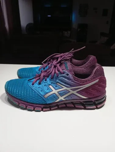 Asics Quantum 360 original tamanho 38 . Sem rasgo o furo precisando só colar um pedaço