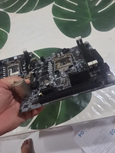 Lote de três placas com defeito liga mais não dá imagem