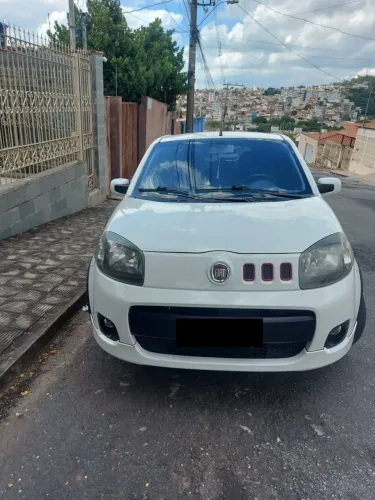 Fiat Uno Sporting 1.4 EVO Fire Flex 8V 4P 2013