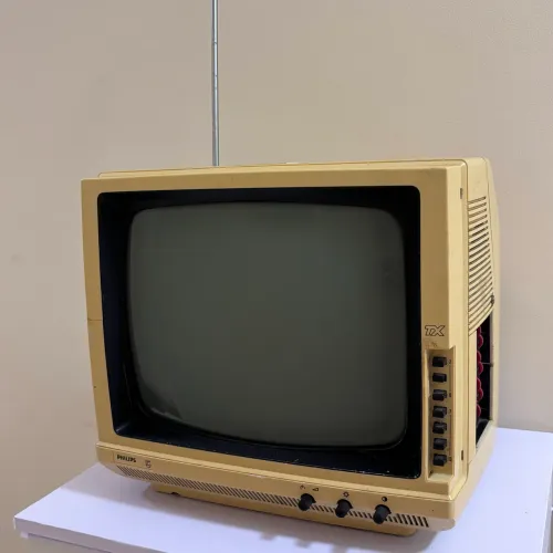 TV Philips Vintage Retrô Antiga com Antena Anos 80 Decoração