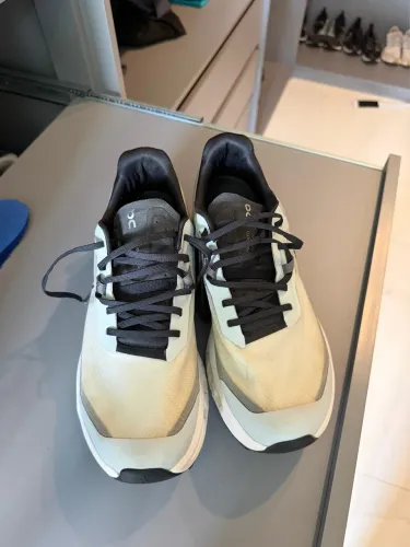 Tenis cloudvista 2 on