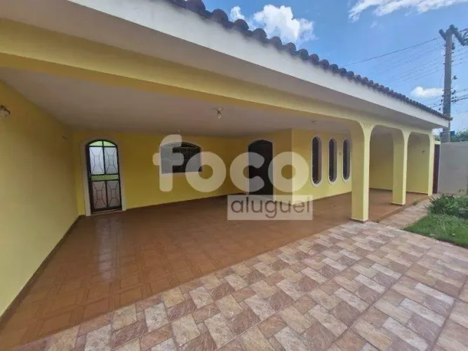 Casa para aluguel, 5 quartos, 3 suítes, 2 vagas, Nossa Senhora Aparecida - Uberlândia/MG