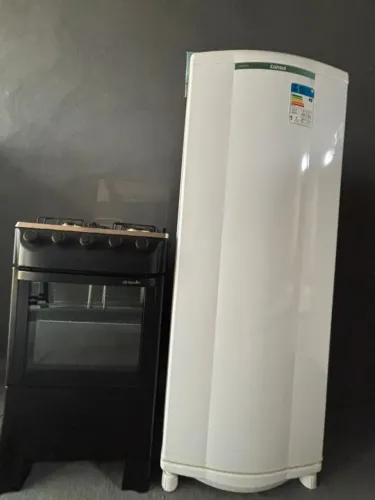 Geladeira Consul + Fogão 4 bocas (semi-novos) entrego 