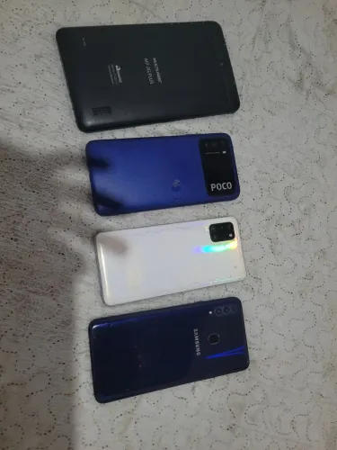 3 celulares e tablet todos com defeito .