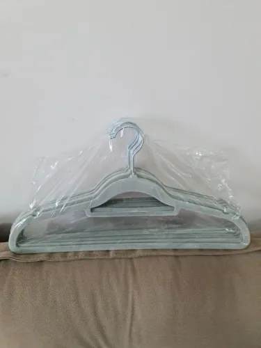 Kit 2: 10 cabides de veludo cinza tamanho adulto novos sem uso 