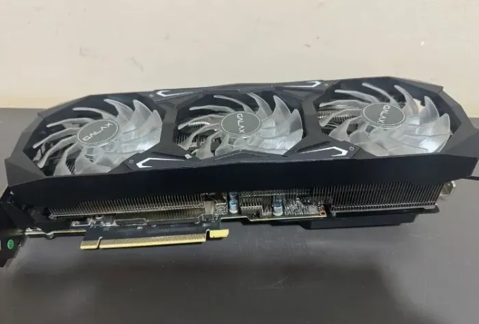 RTX 3080 - Excelente estado!! Apenas 3000R$