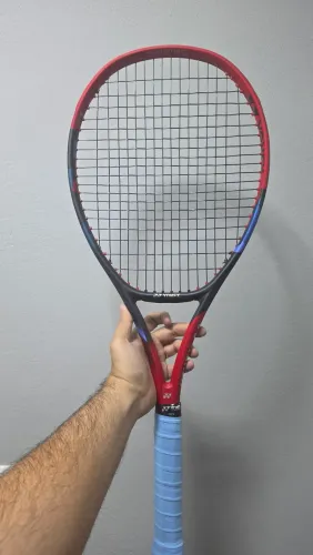 Raquete de Tenis yonex vcore 98 305g