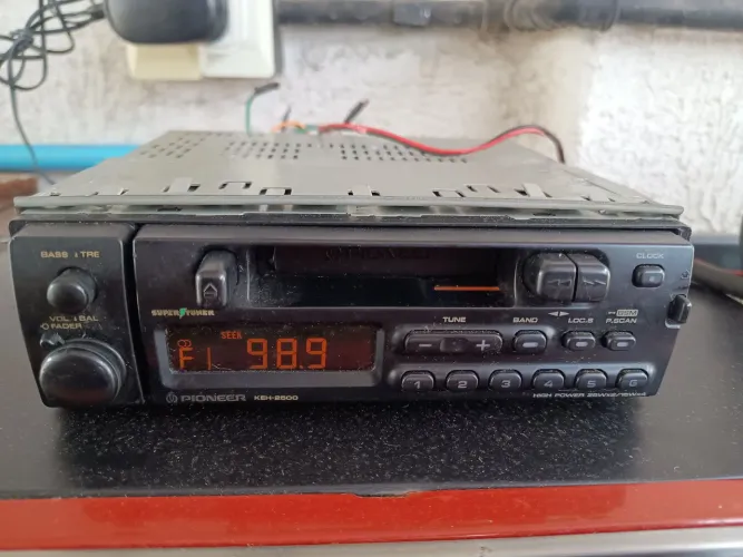 Vendo Rádio automotivo original Pioneer Keh-2500 funcionando certinho. Uma relíquia.