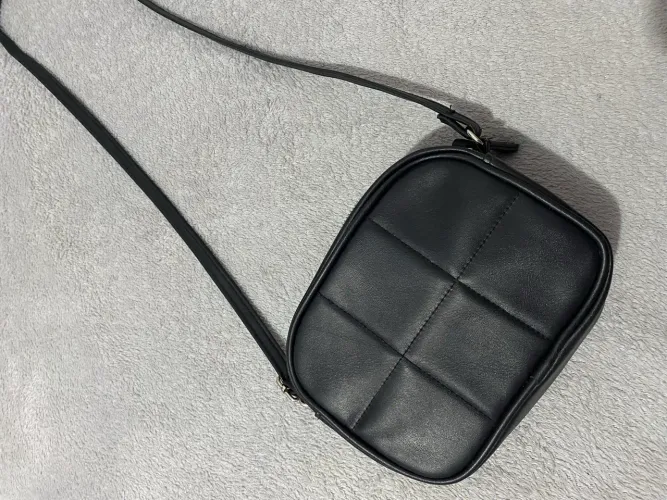 Bolsa preta de alça ajustável riachuelo 
