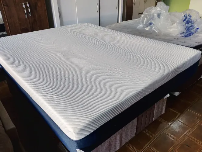 Colchão Queen Size zerado R$400 retirar