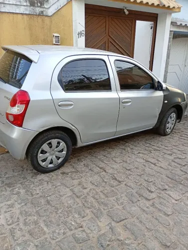 Toyota Etios X 1.3 Flex 16V 5P Mec. 2015