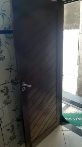 Porta em Madeira Maciça Massaranduba