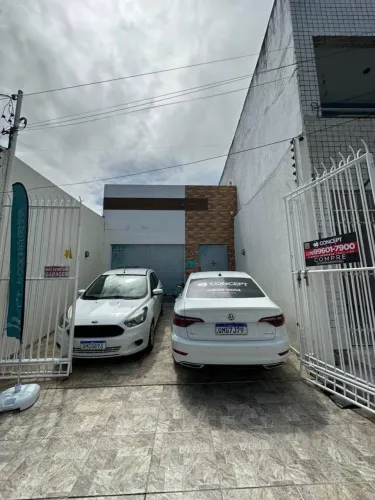 CASA COMERCIAL EM RUA PÚBLICA - SÃO JOSÉ