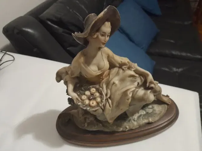 Escultura de Resina Italiana, Artista Giuseppe Armani, ler a descrição
