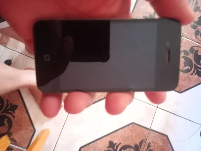 Celular iPhone 4 preto