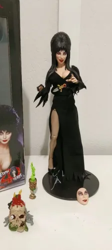 Elvira mistress of darkenss neca completa 