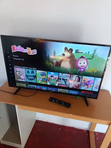 Smart TV Panasonic 32" LED Completa com Controle - Muito Conservada!