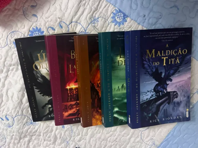 Coleção Percy Jackson edição antiga