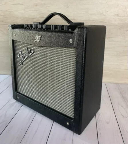Amplificador fender Mustang V.2