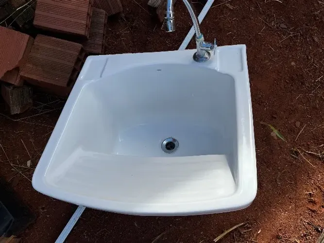 Tanque de cerâmica