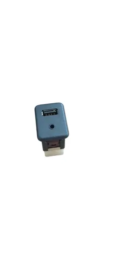 Entrada Usb Adaptador Botão Auxiliar Prisma 2013 