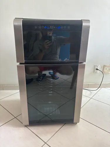 ADEGA DE VINHOS ELECTROLUX ACD 28 - DUAL ZONE