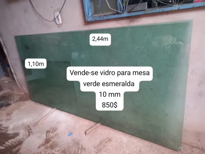 Vende-se vidro para mesa