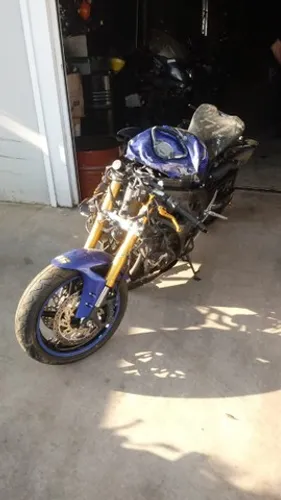 Sucata de moto para retirada de peças Yamaha R1 2012