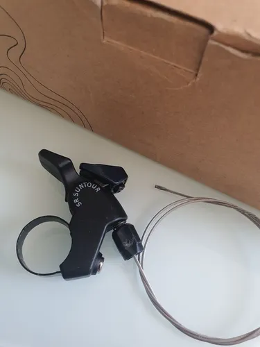 Trava suspensão suntour 