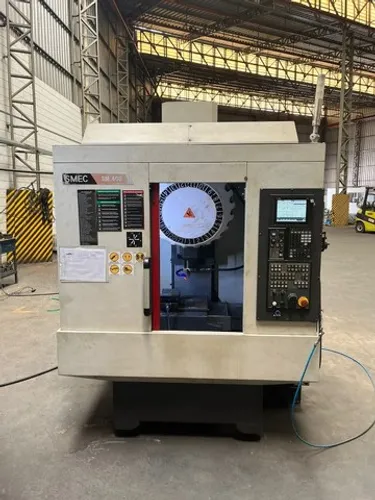 Centro de furação SMEC modelo SM-400