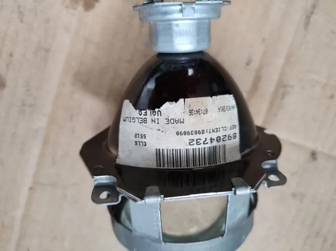 Farol de Milha Peugeot 208 *