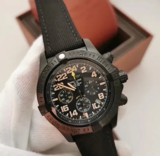 Relógio Breitling Avenger