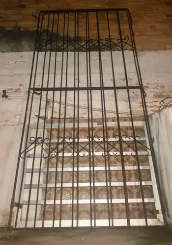 Grade para porta Tamanho : 2,20 x 1,10