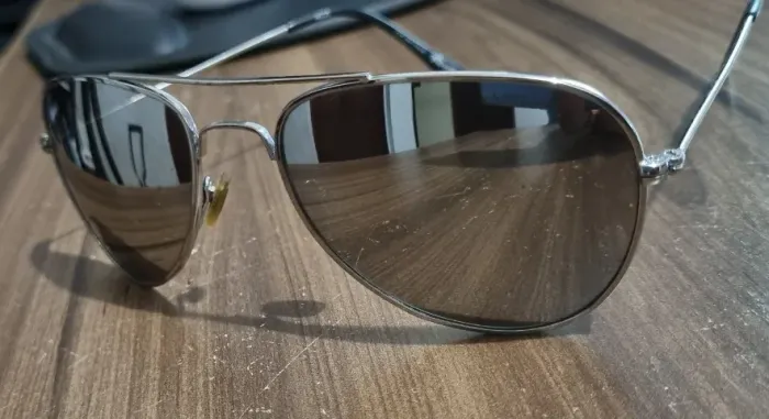 Oculos de sol chilli beans modelo aviador com lentes espelhada