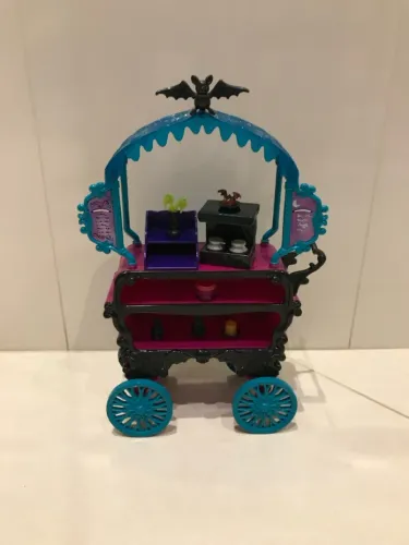 Carrinho Monster High - Perfeito para as suas bonecas!